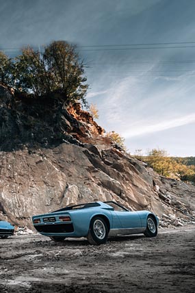 1968 Lamborghini Miura Roadster phone wallpaper thumbnail.