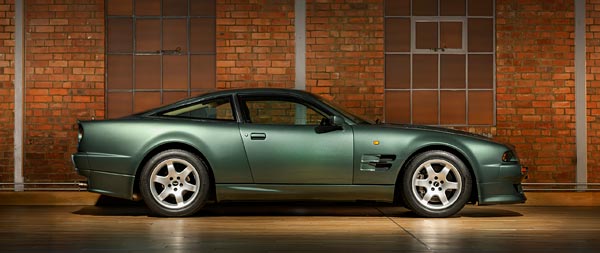 1993 Aston Martin V8 Vantage V550 super ultrawide wallpaper thumbnail.