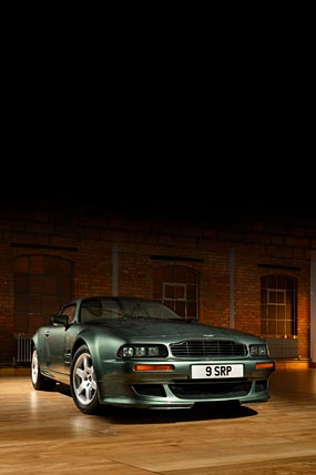 1993 Aston Martin V8 Vantage V550 phone wallpaper thumbnail.