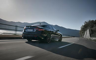 2024 Alfa Romeo Giulia Quadrifoglio Super Sport wallpaper thumbnail.