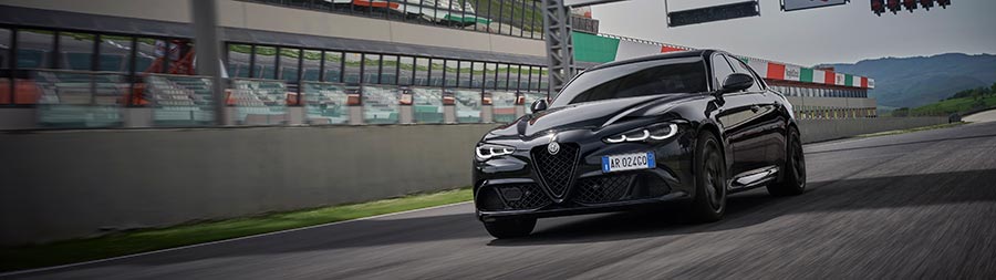2024 Alfa Romeo Giulia Quadrifoglio Super Sport super ultrawide wallpaper thumbnail.