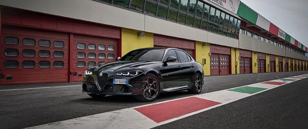 2024 Alfa Romeo Giulia Quadrifoglio Super Sport super ultrawide wallpaper thumbnail.