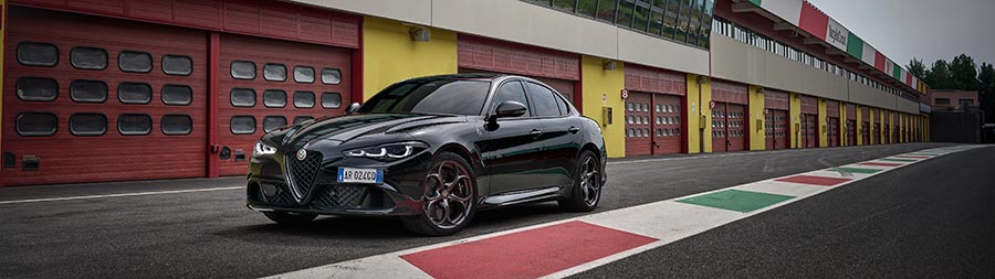 2024 Alfa Romeo Giulia Quadrifoglio Super Sport super ultrawide wallpaper thumbnail.