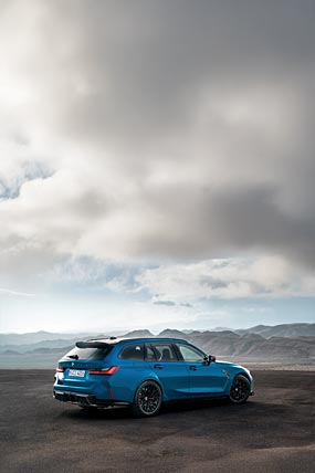 2025 BMW M3 CS Touring phone wallpaper thumbnail.