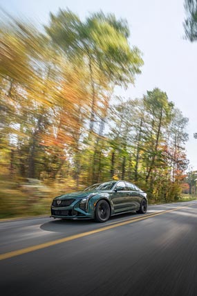 2025 Cadillac CT5-V Blackwing phone wallpaper thumbnail.