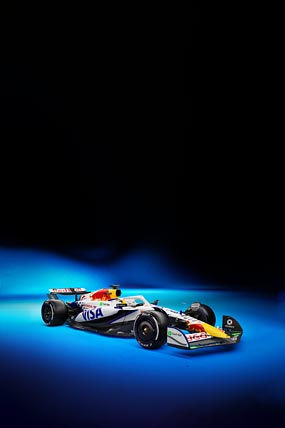 2025 Racing Bulls RB02 phone wallpaper thumbnail.