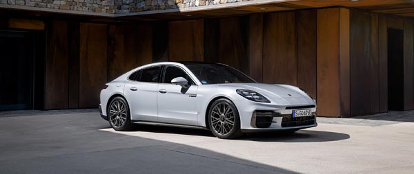 2025 Porsche Panamera Turbo S E-Hybrid super ultrawide wallpaper thumbnail.