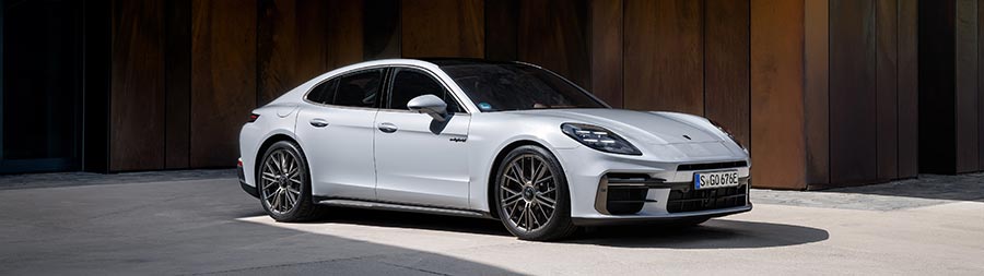 2025 Porsche Panamera Turbo S E-Hybrid super ultrawide wallpaper thumbnail.