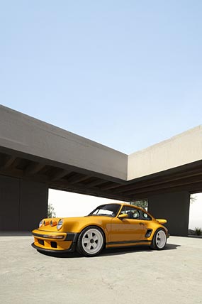 2025 Singer 911 Carrera Coupe phone wallpaper thumbnail.