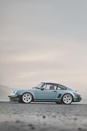 2025 Singer 911 Carrera Coupe phone wallpaper thumbnail.